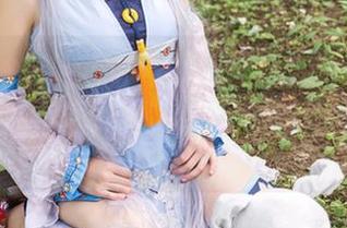 头条女神 – 高萌萌带你看夏日美图，套图仿佛在说：“来呀，快来跟我一起吃西瓜！”