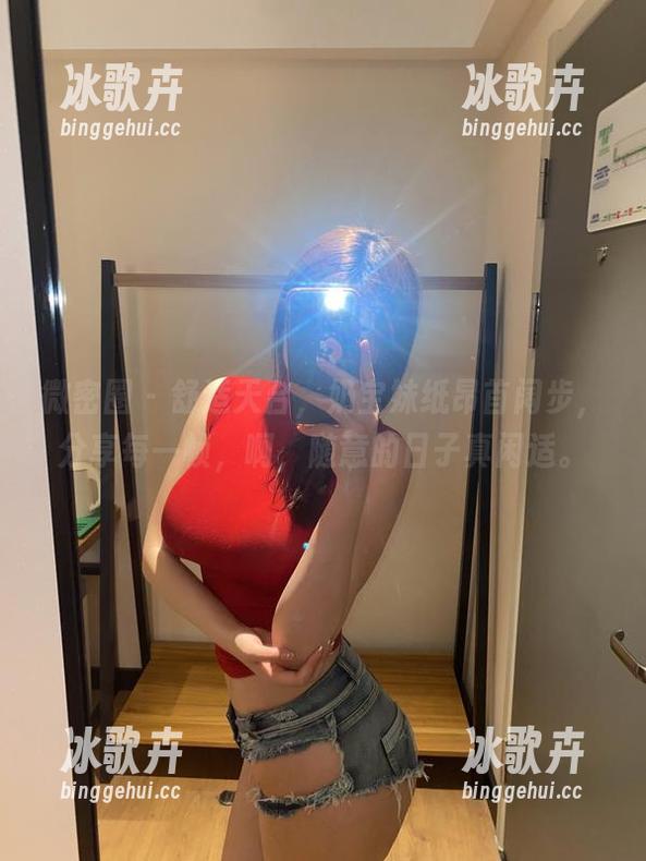 微密圈 - 舒适天台，奶宝妹纸昂首阔步，分享每一帧，啊，随意的日子真闲适。