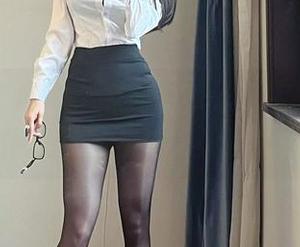 微密圈 – 内心小波动又来了，宝儿茹171的女仆黑丝装私拍合集不能错过！