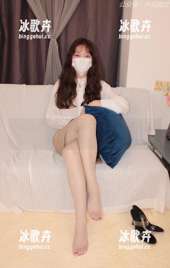 小众视觉 - 长腿控请注意！彤彤的高清写真集震撼上线