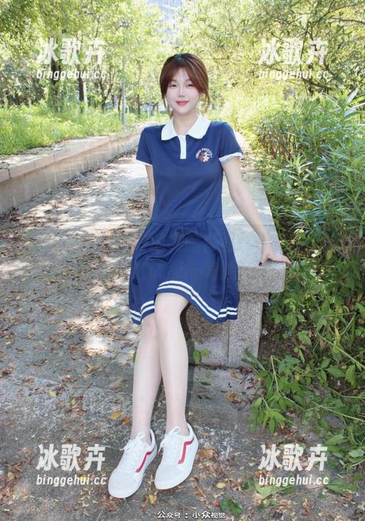 小众视觉 - 玲玲的美腿套图：看完我只想转身，试试那条美腿路线。
