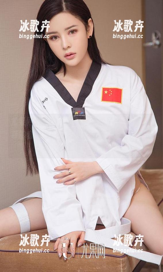 尤果网爱尤物 - 气氛都温柔了起来，孙一菲的套图我的资源居然密集恐惧症都没出现，效果惊了我一车！