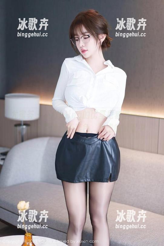 尤蜜荟 - 不柠bling的比基尼套图——竟然比我预想的还要显色，焦虑的赞叹中。