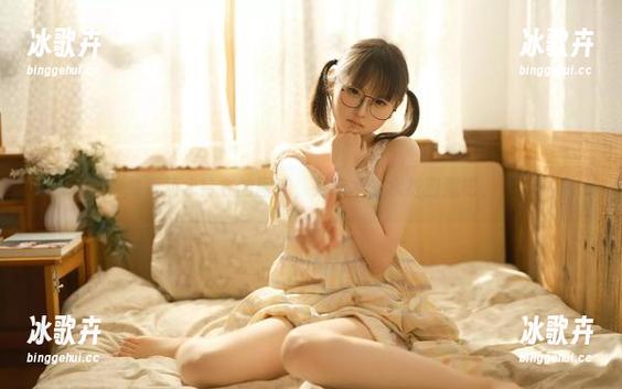 来看幼水铃衣的图库，死库水，水花四溅吧。