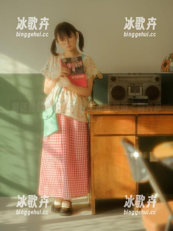 童话般的幼水铃衣:人是在郊游,照片却不太一样 童话般的幼水铃衣:人是在郊游,照片却不太一样