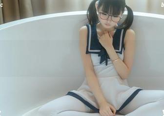 我对幼水铃衣的全套写真如痴如醉，秋月爱莉，这名字一听就让人想多看几眼！