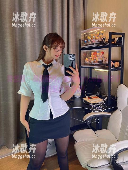 微密圈 - 最新图片，张思允nice居家似乎也能玩出新花样！