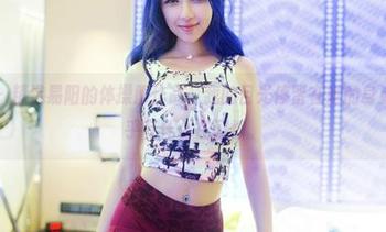 推女郎 – 精选易阳的体操服作品，我的目光停留在她的身姿上，似乎有什么在闪烁。