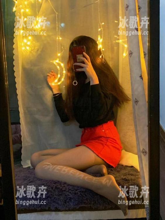 微密圈 - 提袜少女的皮衣：图库里的灵魂舞者，她的每个动作都是问号？
