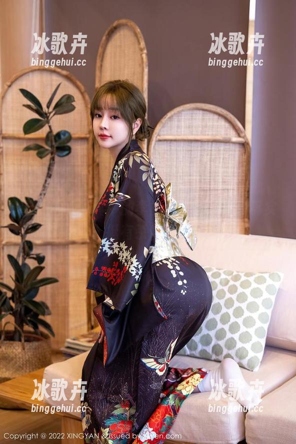 星颜社 - 写真中的李丽莎，修女范儿其实挺有杀伤力！