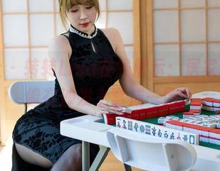 星颜社 – 转转Lisa在线展示：居家时光，像在沙发上窝成一团！