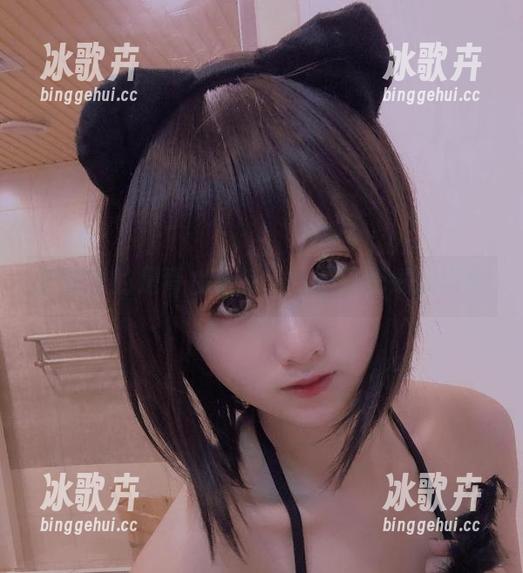 图包里的是青水小狼，恨不得把她背回家