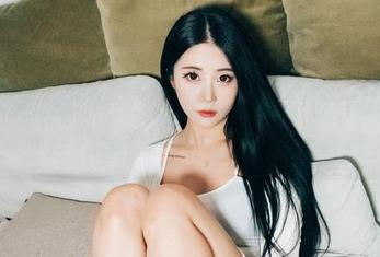 当普美Bomi(보미)遇上蓝色蛋糕：BLACKيُ合作的RED作品合集请查收！