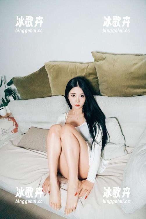 当普美Bomi(보미)遇上蓝色蛋糕：BLACKيُ合作的RED作品合集请查收！