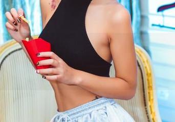 果团网 – 何梦兮Stacy这次自拍合集更新，真想问她怎么能这样自信。