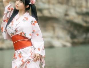晚风拂面,桜井宁宁带来的微醺美图分享时刻。