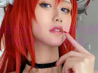 卖萌还是卖力？看桜满三时的私房御姐图片让你徘徊在选择边缘。