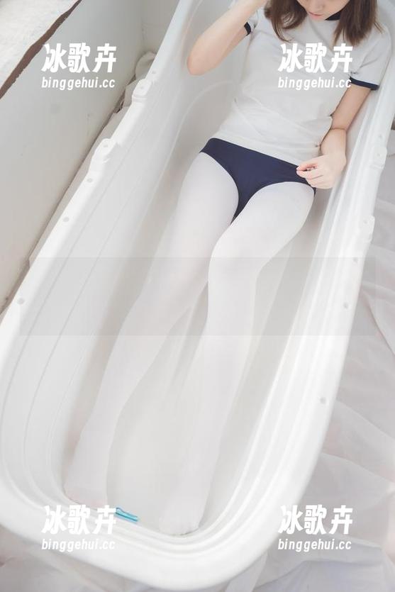 来一份阿玲妹纸JK白丝,森萝财团私房分享,吃瓜群众请注意! 来一份阿玲妹纸JK白丝,森萝财团私房分享,吃瓜群众请注意!