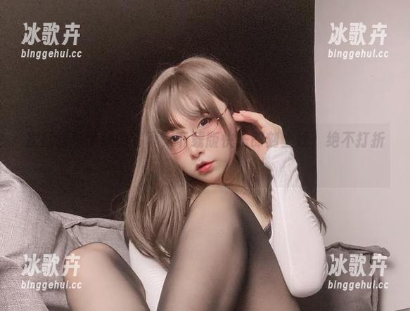 次屁啦与学妹的写真，下载版快乐即刻上线，绝不打折！