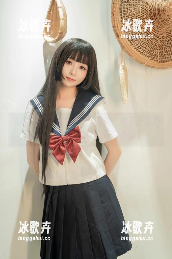 爆机少女喵小吉护士写真集，除了医疗她还有更多的“技艺”等你体验。