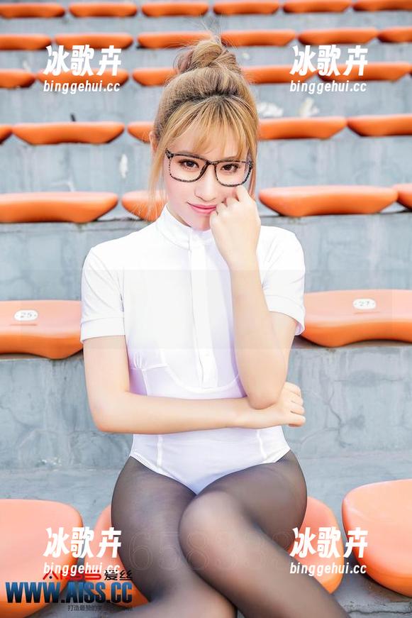 爱丝 - 图片精选：从修女到时尚女王，何冉是在给我们上课