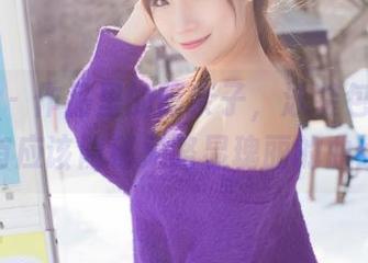 爱蜜社 – 作品里的萌奈子，泳装包裹了她所有应该隐秘又略显瑰丽的曲线。