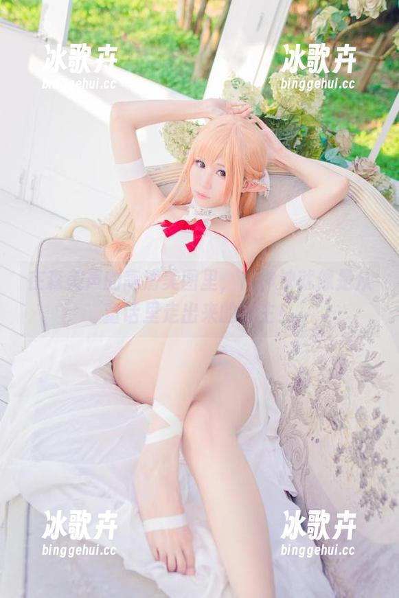 在森美声的高清美图里，白神泱就像是从童话里走出来的女主！