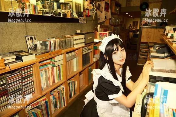 无圣光加持，白莉爱吃巧克力和她的霞沢美游，这组合不错。