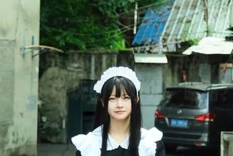 白莉爱吃巧克力的运动cos系列，果然还是那个敢玩的小妞儿，哈哈！