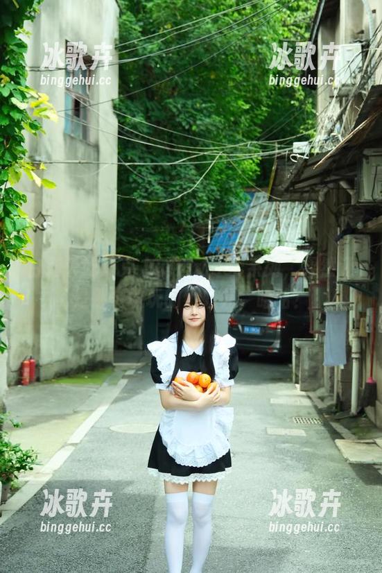 白莉爱吃巧克力的运动cos系列,果然还是那个敢玩的小妞儿,哈哈! 白莉爱吃巧克力的运动cos系列,果然还是那个敢玩的小妞儿,哈哈!