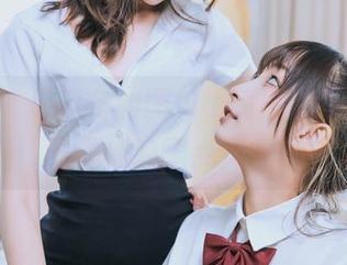 翻看神楽坂真冬的图包,明日の花嫁里,资源像缺了点灵气。
