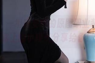 秀人网 – 一组唐安琪的原图职业装，上班路上的小段子分享给你！
