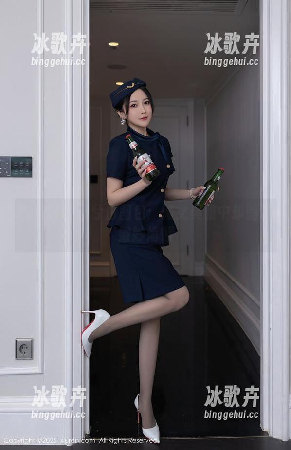 秀人网 - 田兮白图包：修女典雅中却暗藏微妙情愫