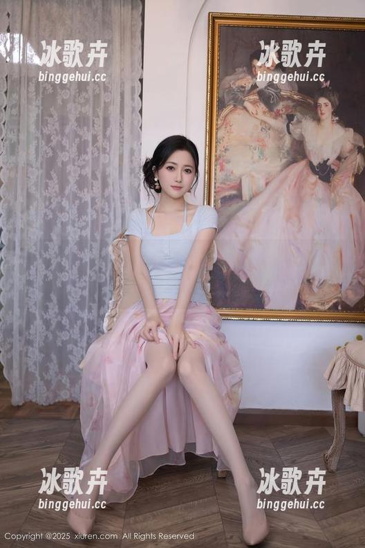 秀人网 - 看黄乐然穿金色比基尼,私拍写真都能把自己唱成一首歌。 秀人网 - 看黄乐然穿金色比基尼,私拍写真都能把自己唱成一首歌。