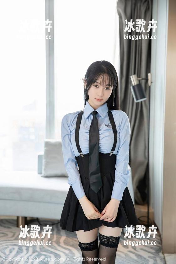 秀人网 - 最新作品集：黄乐然又一次把美臀细腰红唇玩得炉火纯青！