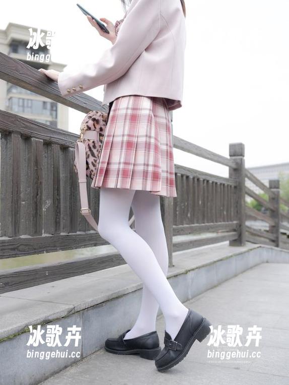 紧急企划 - 小恩护士图包分享，沉迷她的温柔和俏皮。