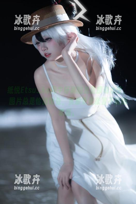纸悦Etsu_ko用牛仔裤的力量撩动心弦，图片总是恰到好处，资源更是欲罢不能的诱惑。