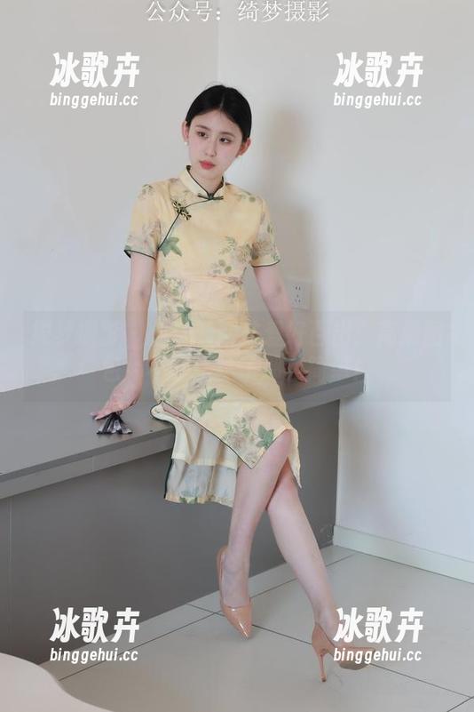 绮梦摄影 - 佳佳的网袜爱好百出：高清图包，不止是袜子那么简单！