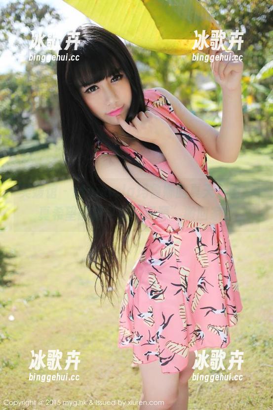 美媛馆 - Manuela玛鲁娜的夏天美图，真希望能把这些“资源”搬回家！