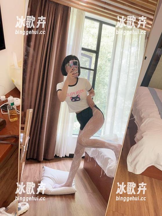 微密圈 - 分享一下胜利的小生活的高清袜秀，丝袜和棉袜也能玩出花样！