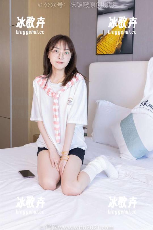 袜啵啵 - 说实话,小沫的和服照片从好看的维度来讲,完全让人想立马去找个诗人来配诗。 袜啵啵 - 说实话,小沫的和服照片从好看的维度来讲,完全让人想立马去找个诗人来配诗。