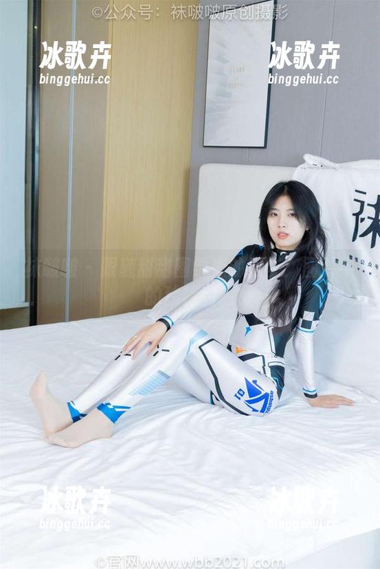 袜啵啵 - 跟随甜甜圈学姐的脚步：图片中的独特资源