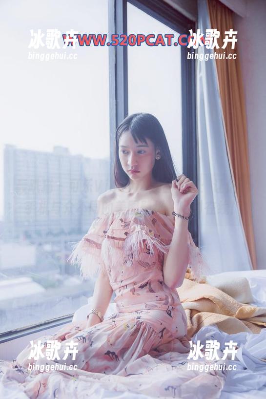 轰趴猫 - 可乐Vicky，天台女王：让你的手机与众不同的美图壁纸，随时在线！