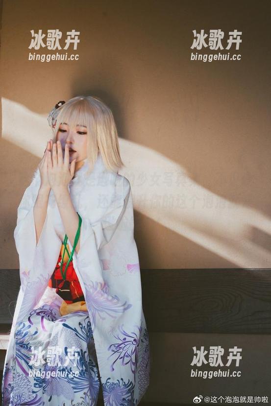 这个泡泡就是逊啦的少女写真集，不仅让你眼花缭乱，还能提升你的这个泡泡就是逊啦能力！