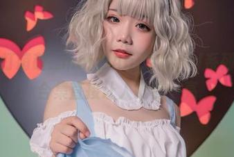 发现铁打萌萌_moi的AliceMaid系列,壁纸合集直接让人眼前一亮