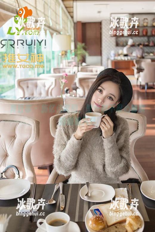 青豆客 - 施忆佳美图，壁纸都不忍心替换的御姐风范