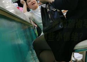 魔镜街拍 – 着迷于艾小青的旗袍写真，她的图片藏了哪些小情绪？