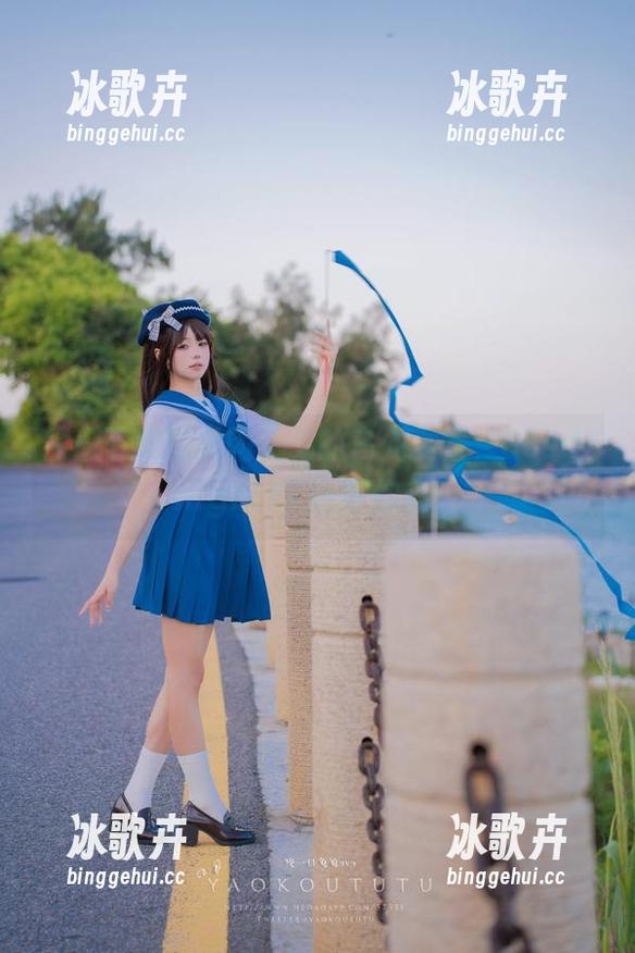 偷偷下载黏黏团子兔的乌龙女警，Good-nightKiss等你来！
